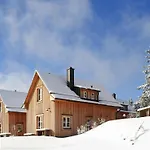 Semi-detached Houses, Turf House Holiday home