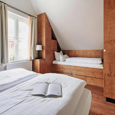 Semi-detached Houses, Turf House Feriehus