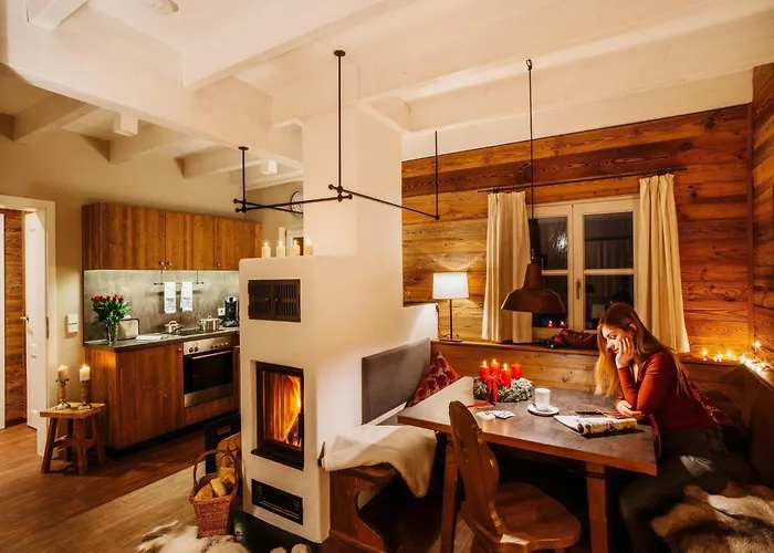 Semi-detached Houses, Turf House 托夫豪斯