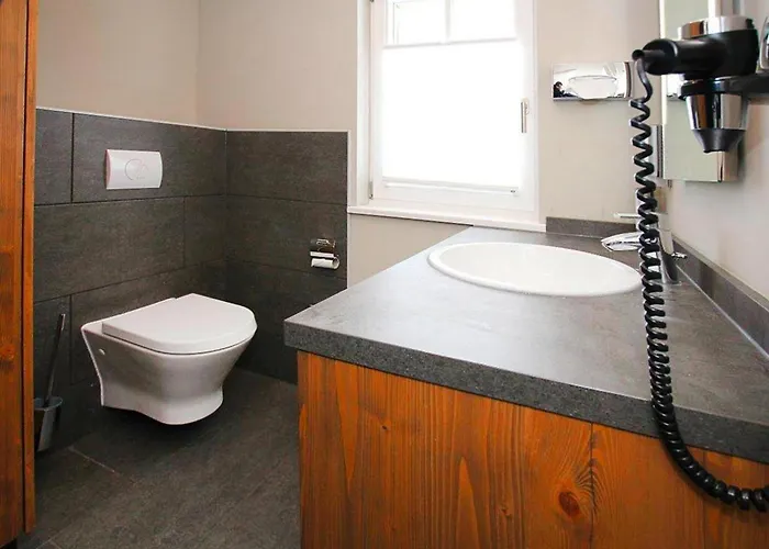 度假居 Semi-detached Houses, Turf House *