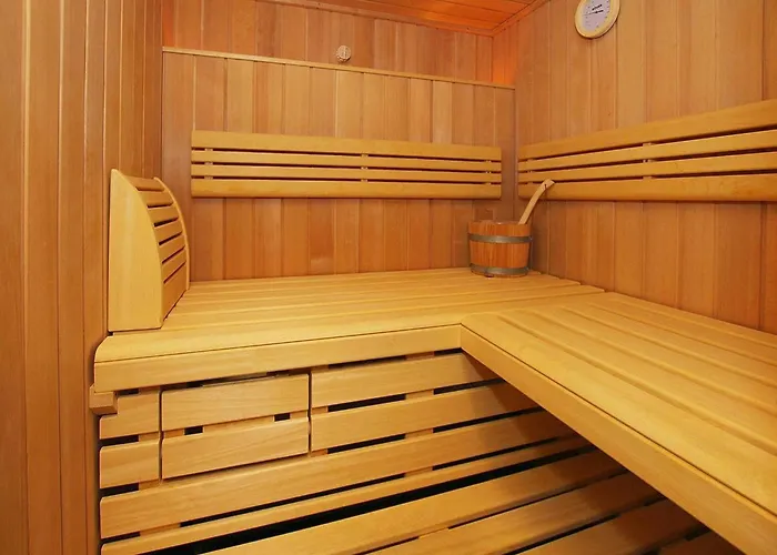 度假居 Semi-detached Houses, Turf House 托夫豪斯