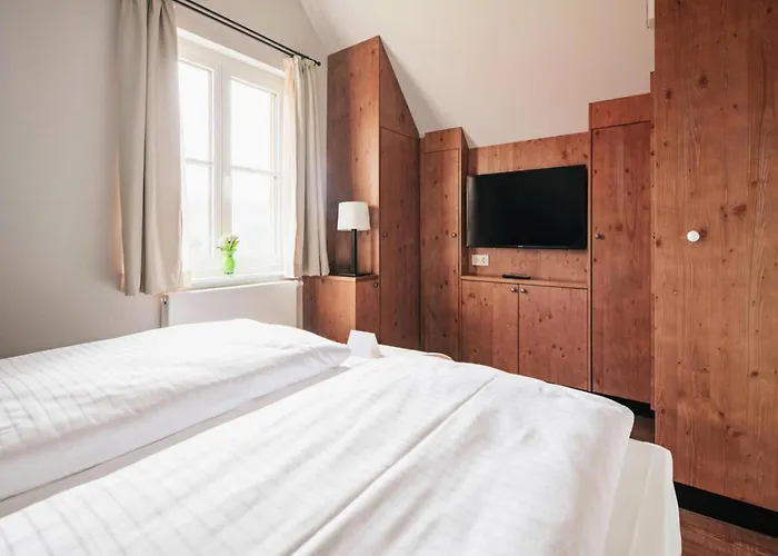 度假居 Semi-detached Houses, Turf House 托夫豪斯